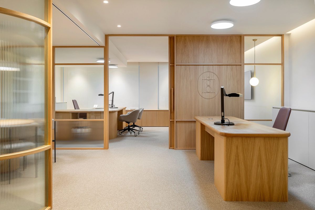 Doors, frames & architraves